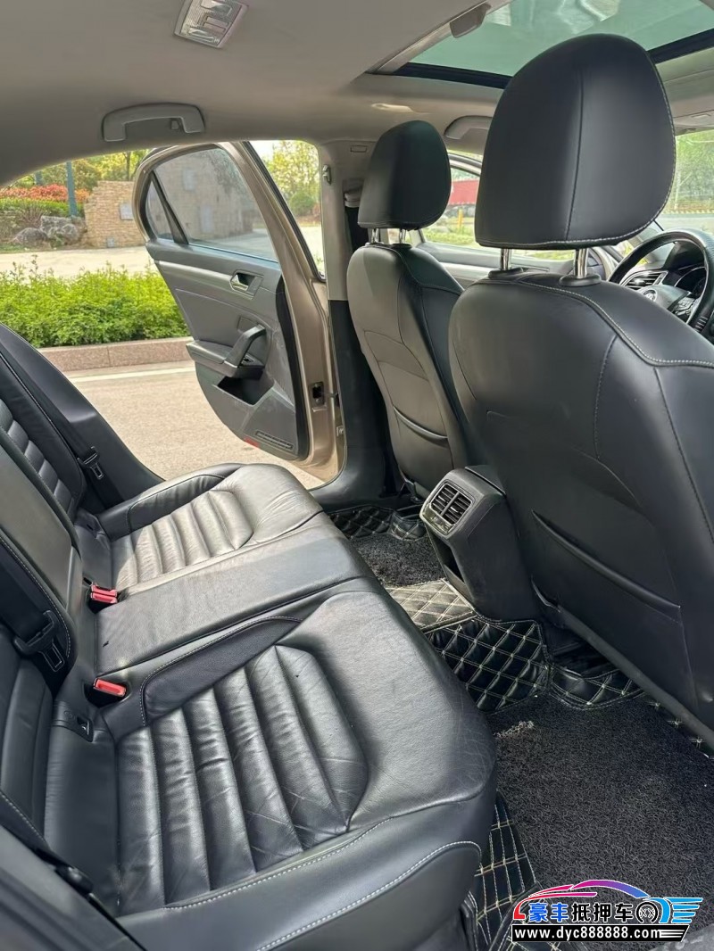 17年大众凌渡轿车抵押车出售