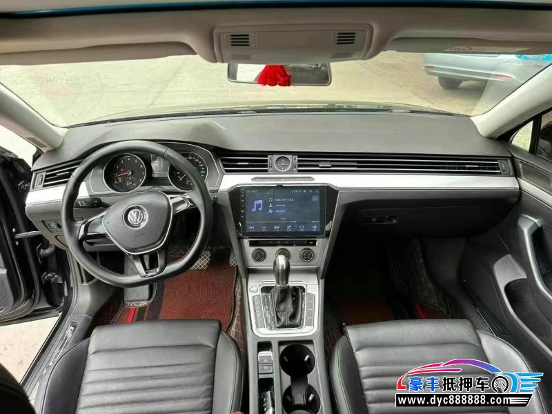 17年大众迈腾轿车抵押车出售