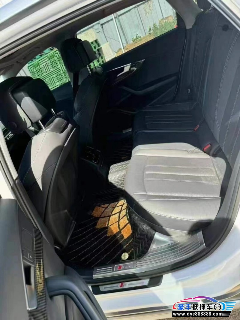 20年奥迪A4L轿车抵押车出售