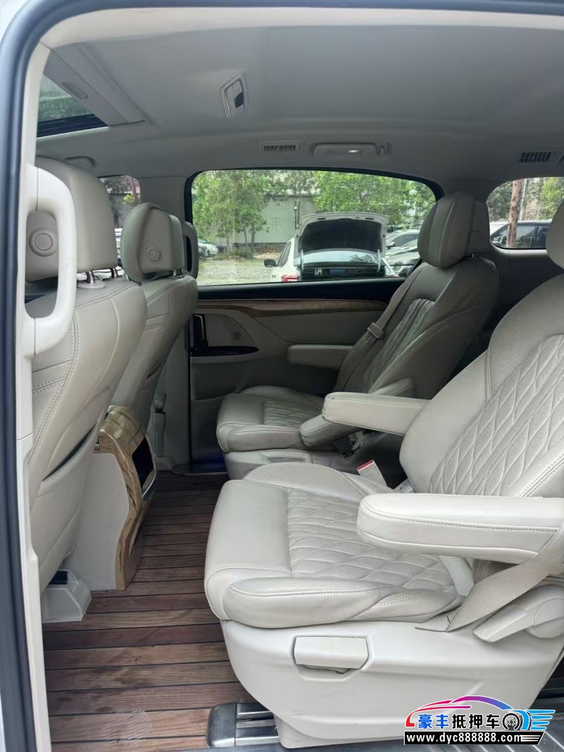 19年别克GL8轿车抵押车出售