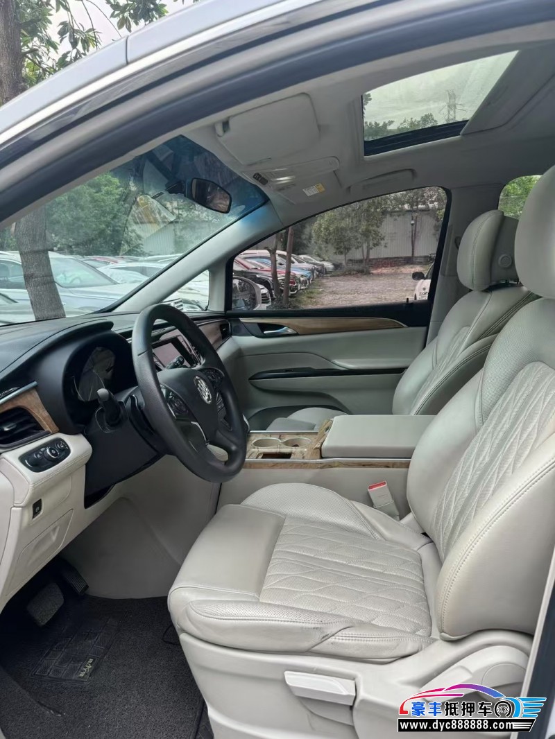 19年别克GL8轿车抵押车出售