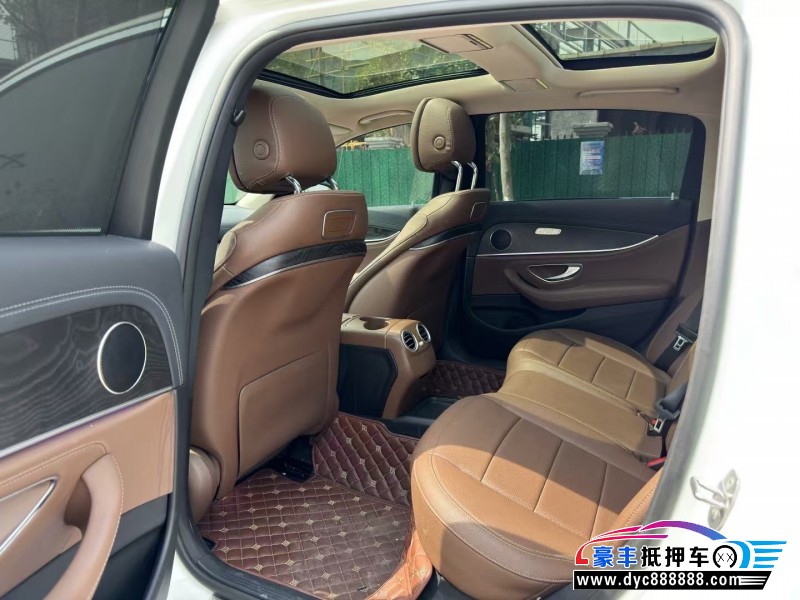 17年奔驰E轿车抵押车出售