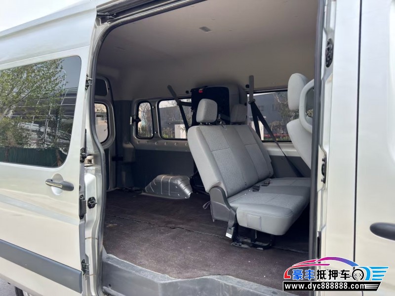 22年福田图雅诺轿车抵押车出售