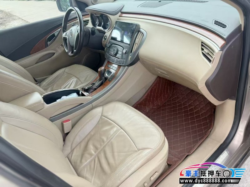 11年别克君越轿车抵押车出售