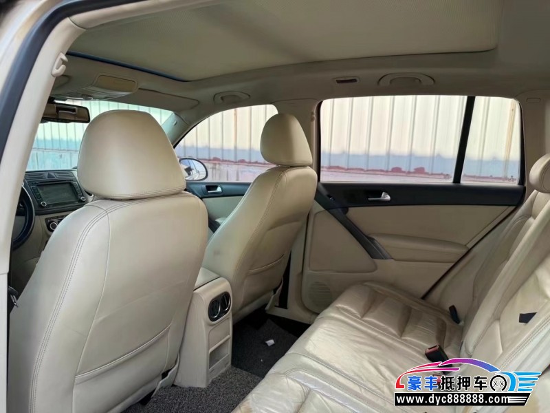 12年大众途观轿车抵押车出售