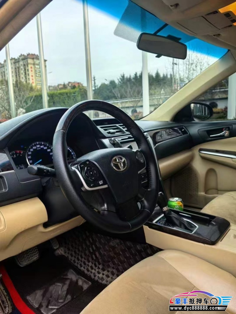 17年丰田凯美瑞轿车抵押车出售