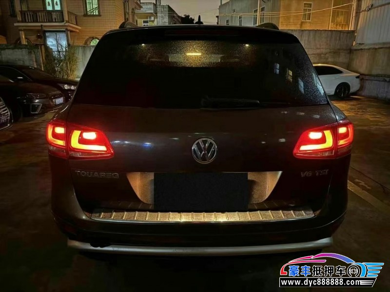 11年大众途锐轿车抵押车出售