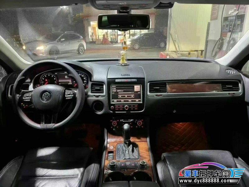 11年大众途锐轿车抵押车出售