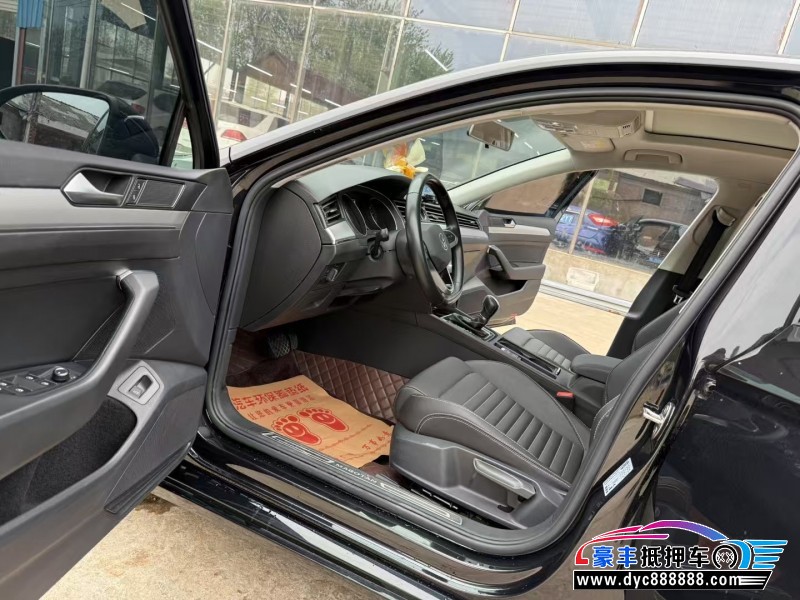 21年大众迈腾轿车抵押车出售