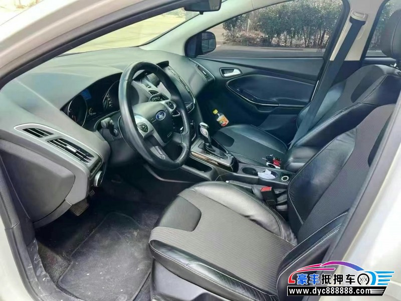 14年福特福克斯轿车抵押车出售