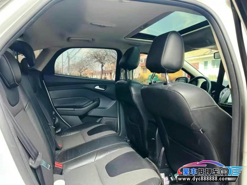 14年福特福克斯轿车抵押车出售