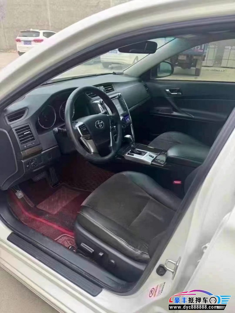 14年丰田锐志轿车抵押车出售