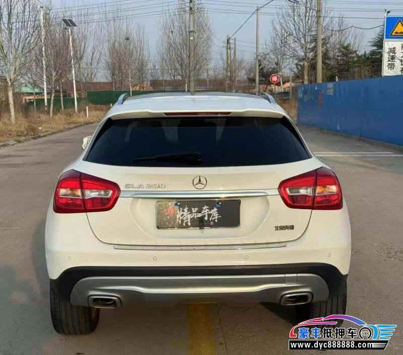 16年奔驰GLA轿车抵押车出售