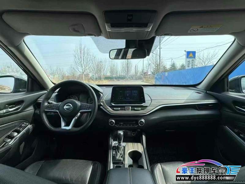 21年日产天籁轿车抵押车出售