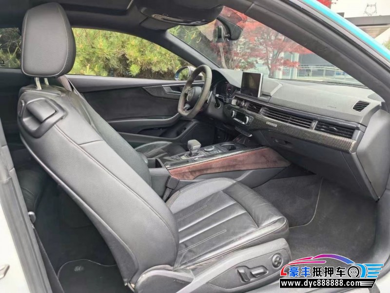 19年奥迪A5轿车抵押车出售