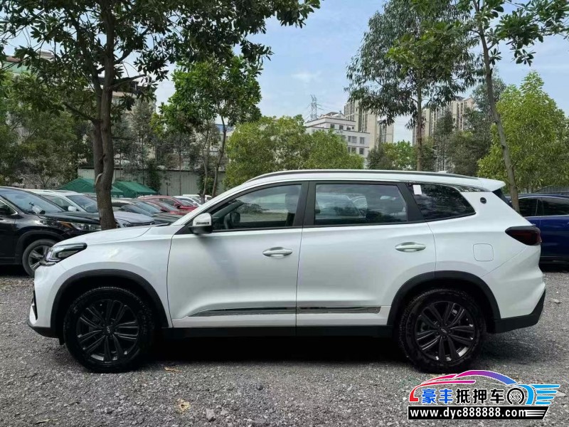 24年奇瑞瑞虎8轿车抵押车出售