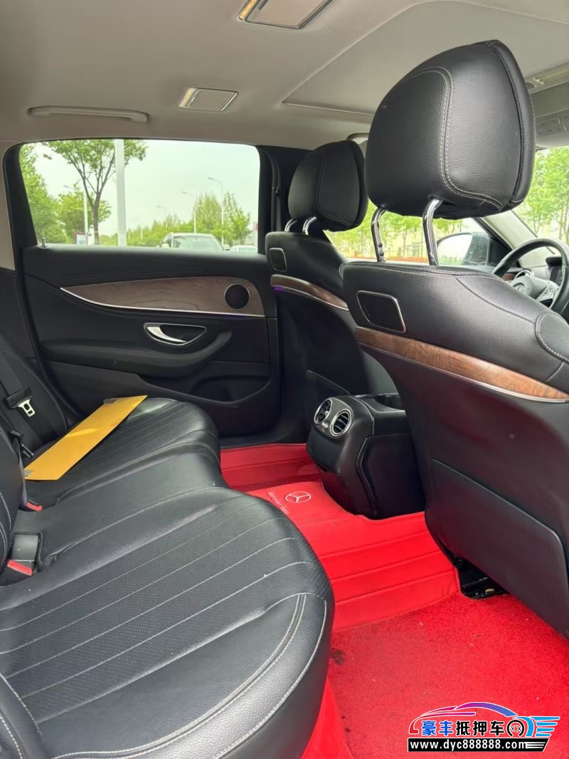 17年奔驰E轿车抵押车出售