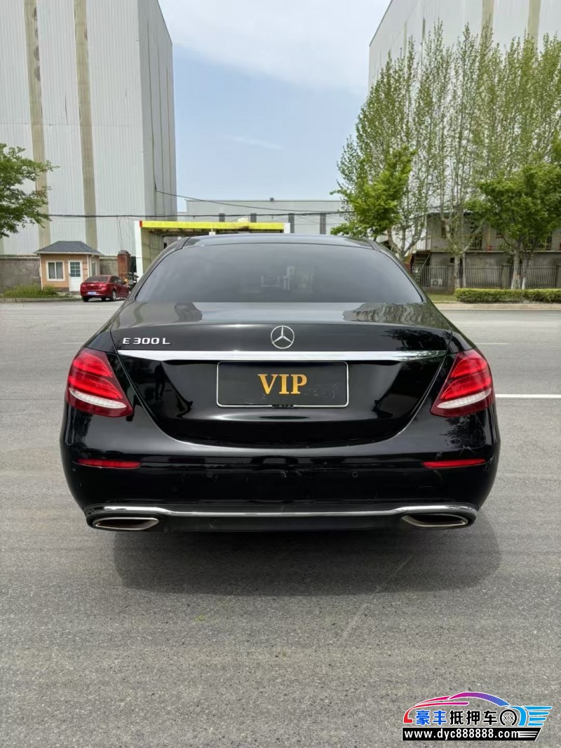 17年奔驰E轿车抵押车出售