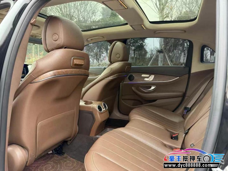 17年奔驰E轿车抵押车出售