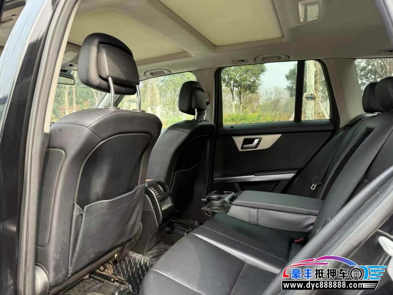 13年奔驰GLK轿车抵押车出售