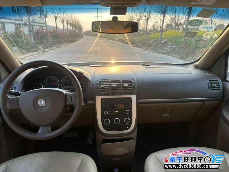 15年别克GL8轿车抵押车出售