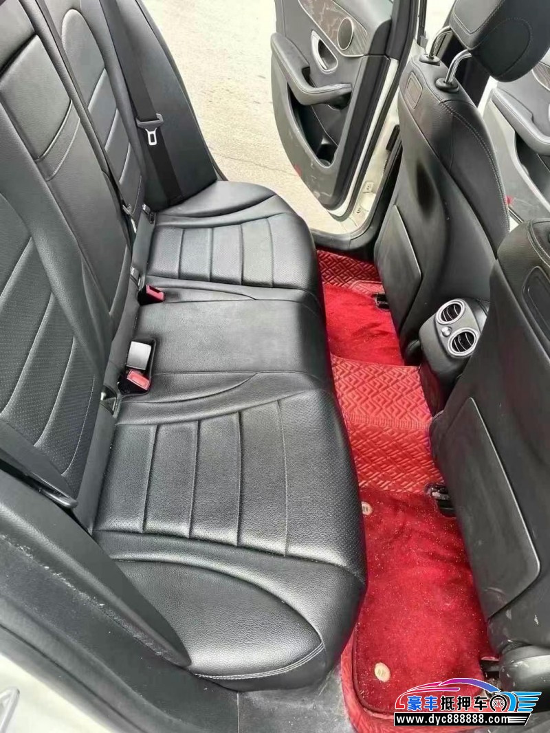 19年奔驰C轿车抵押车出售