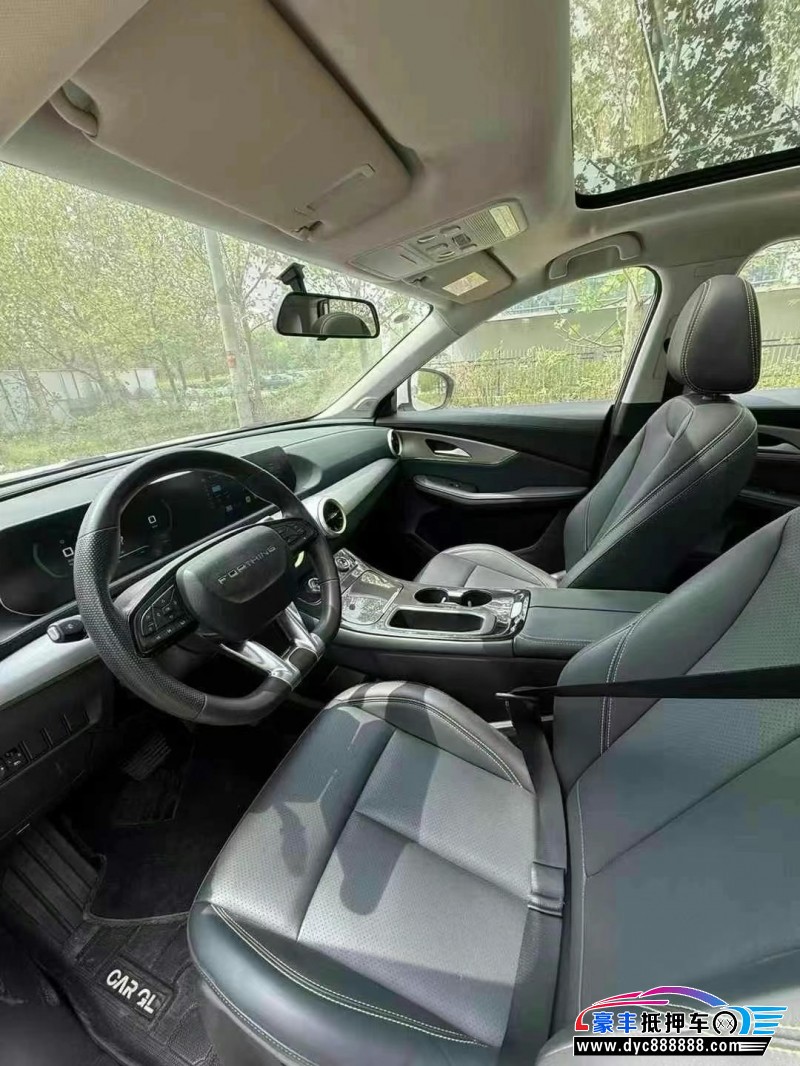 24年东风雷霆轿车抵押车出售