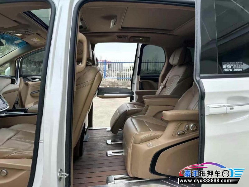 20年别克GL8轿车抵押车出售