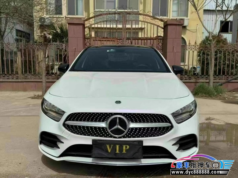 22年奔驰A轿车抵押车出售