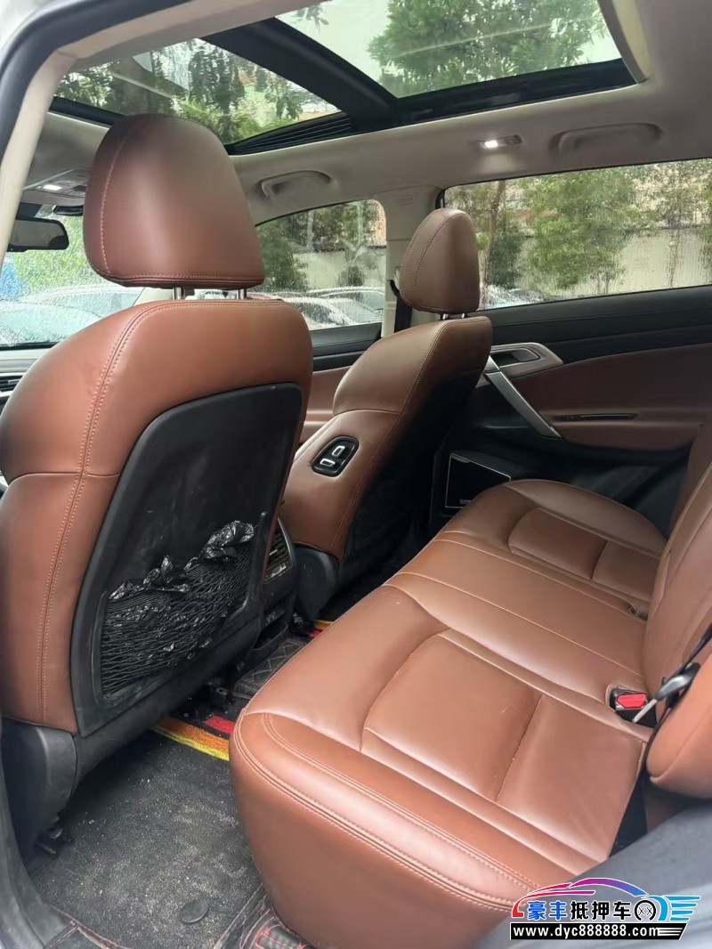 18年吉利博越轿车抵押车出售