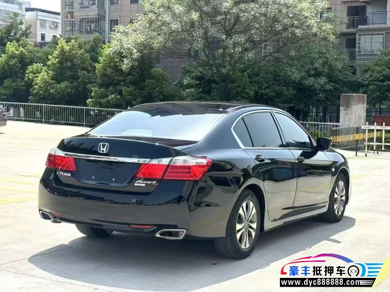 16年本田雅阁轿车抵押车出售