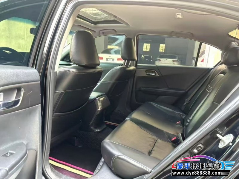 16年本田雅阁轿车抵押车出售