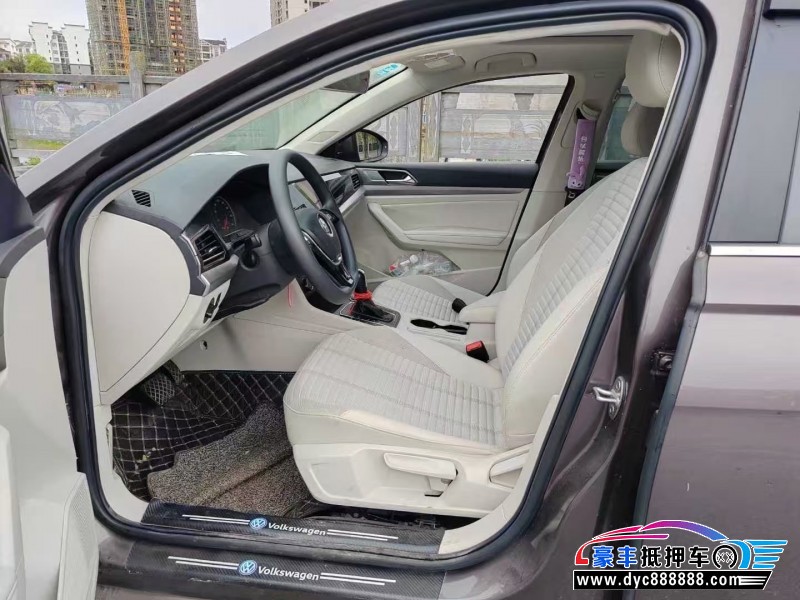 19年大众朗逸轿车抵押车出售