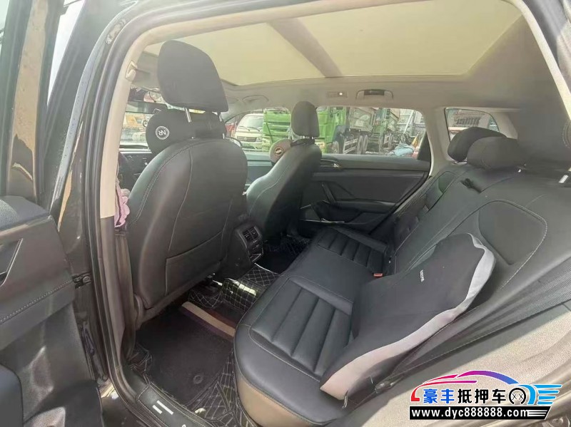 22年大众途岳轿车抵押车出售