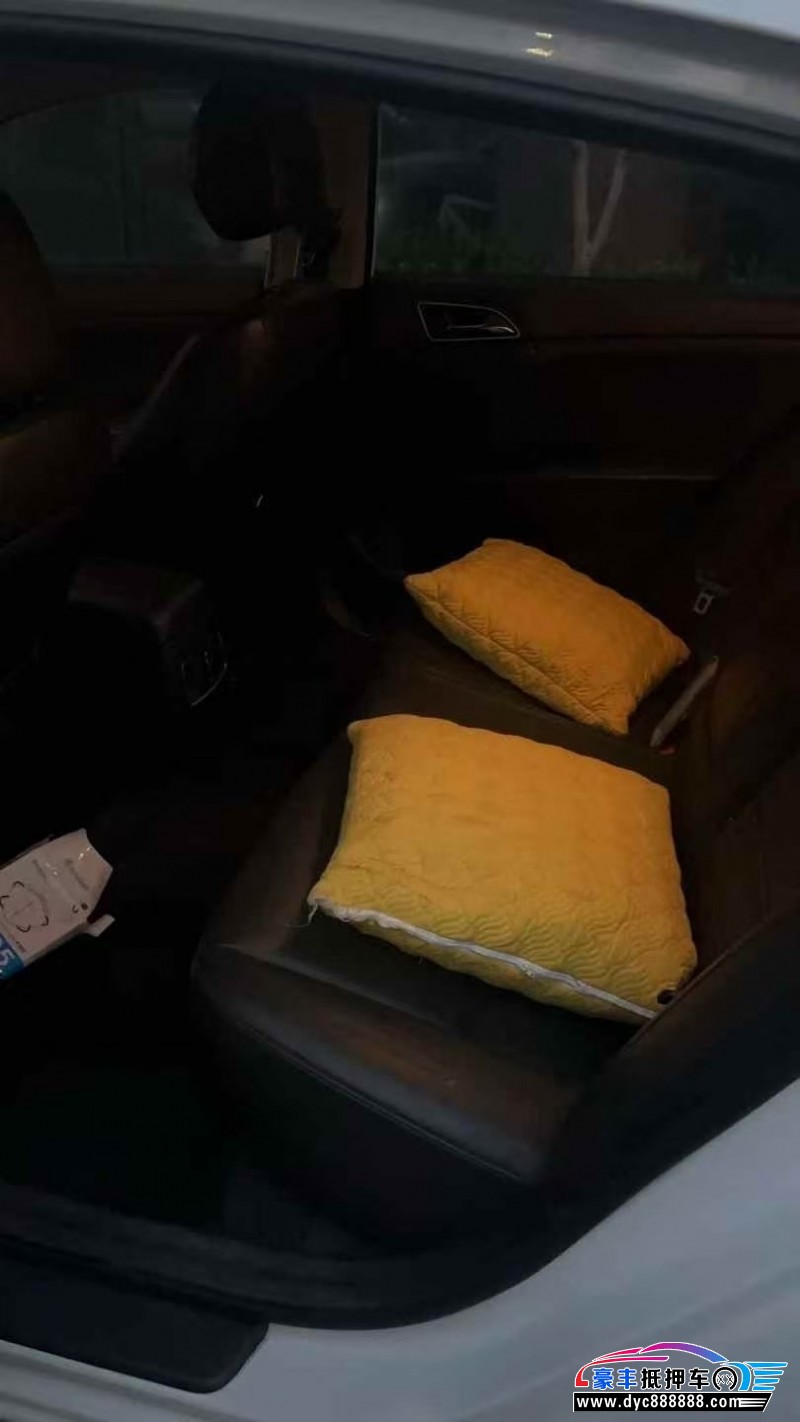 15年现代名图轿车抵押车出售