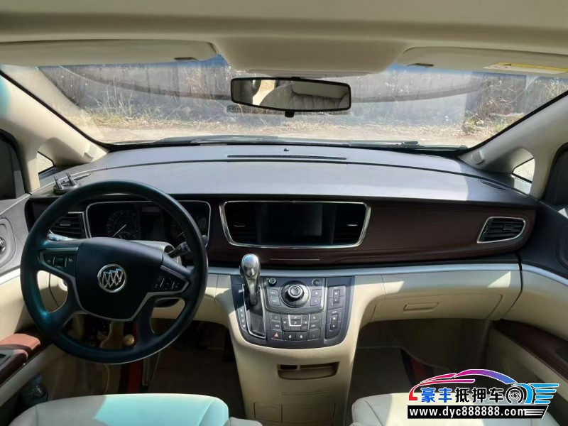 18年别克GL8轿车抵押车出售