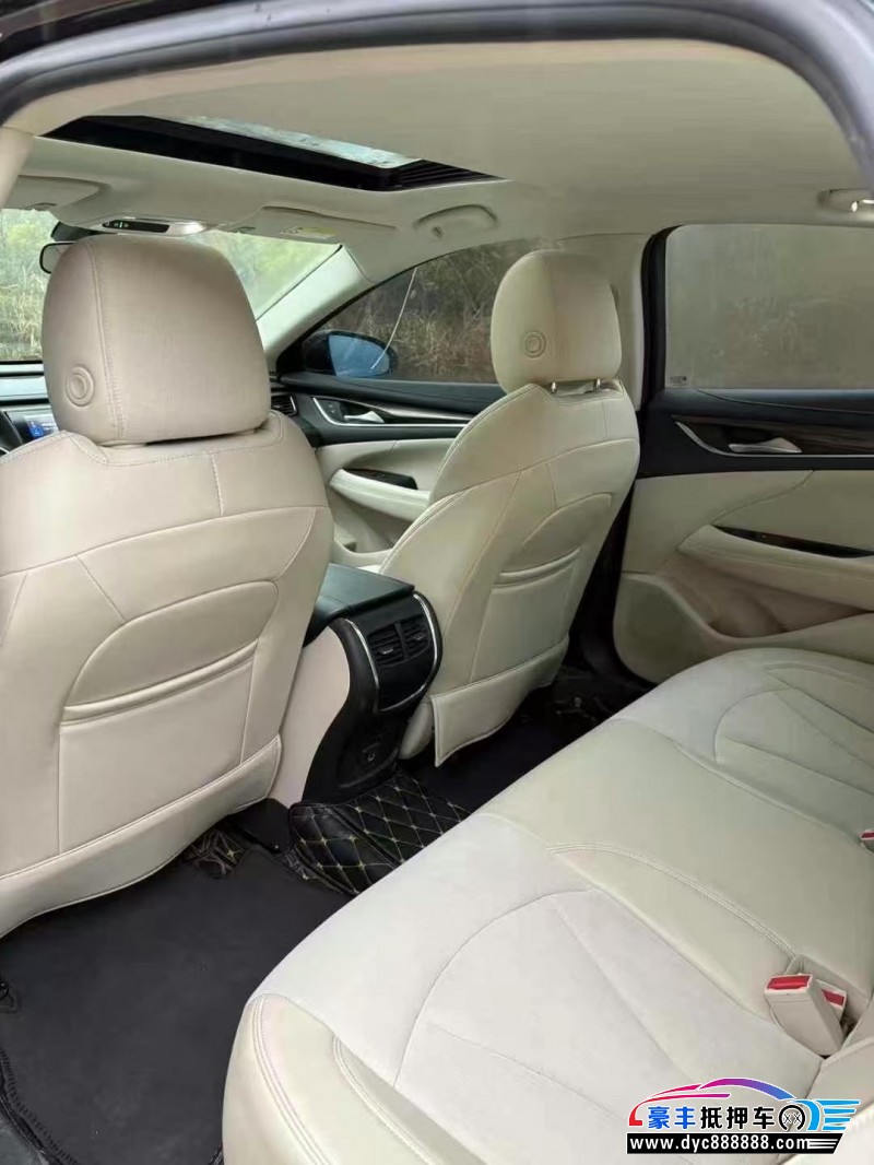 20年别克君越轿车抵押车出售