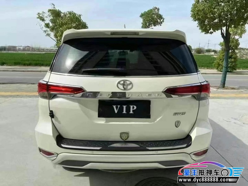 18年丰田奔跑者轿车抵押车出售