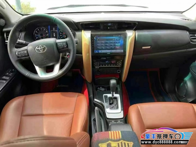 18年丰田奔跑者轿车抵押车出售