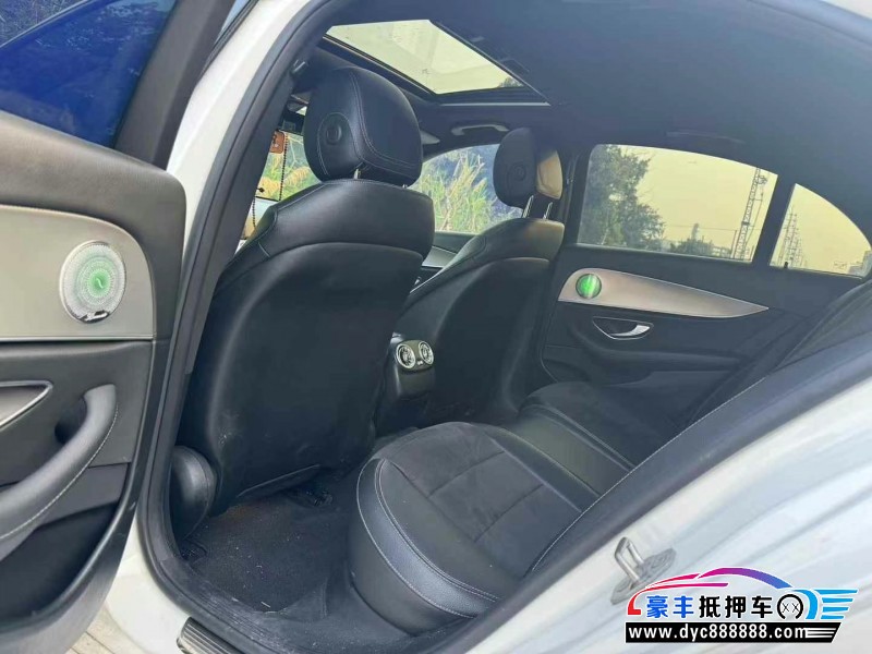 17年奔驰E轿车抵押车出售
