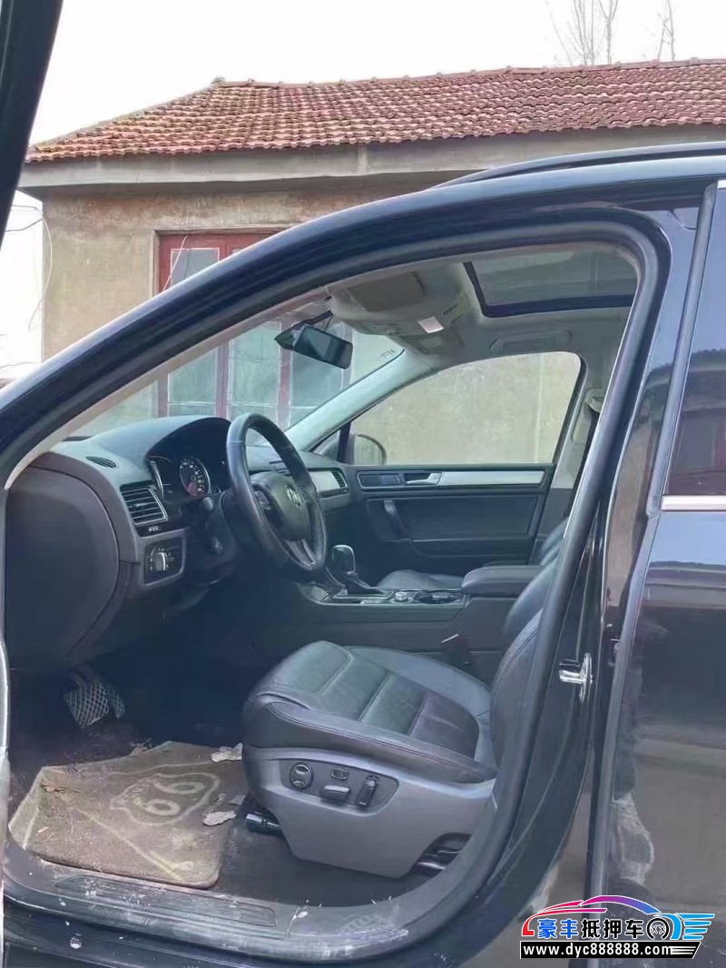 16年大众途锐轿车抵押车出售