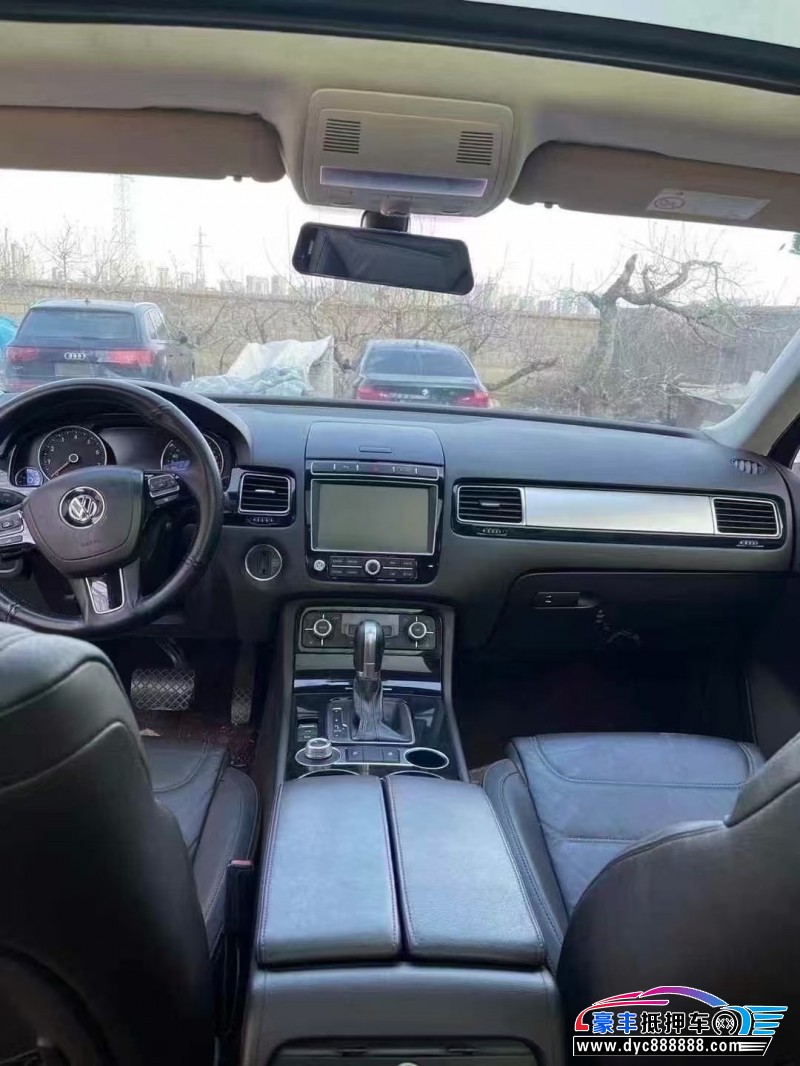 16年大众途锐轿车抵押车出售