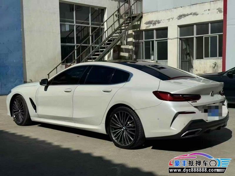 20年宝马8系轿车抵押车出售