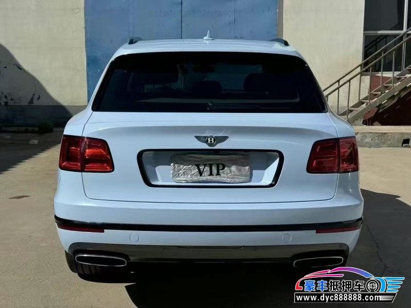 18年宾利添越SUV抵押车出售