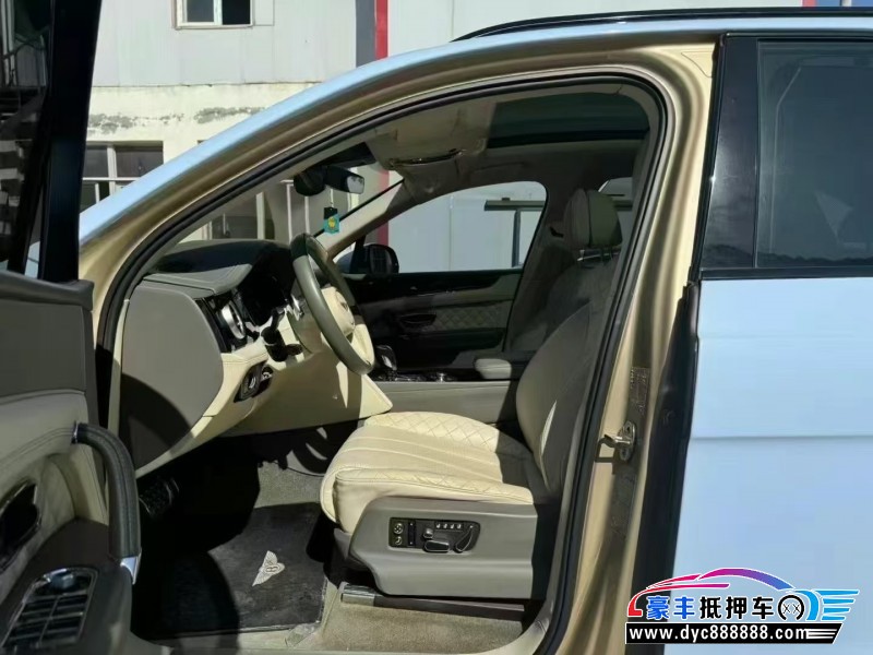 18年宾利添越SUV抵押车出售