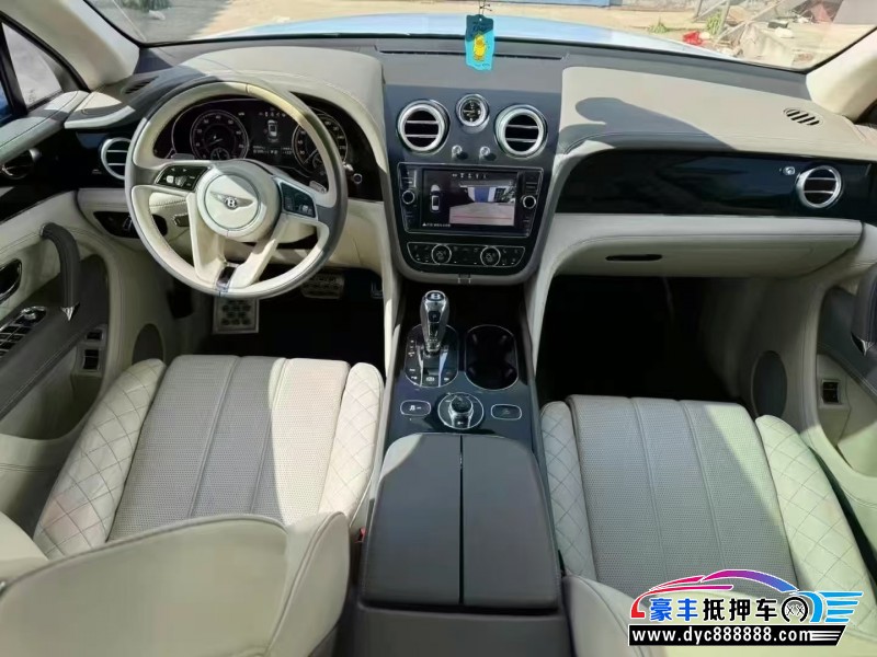 18年宾利添越SUV抵押车出售