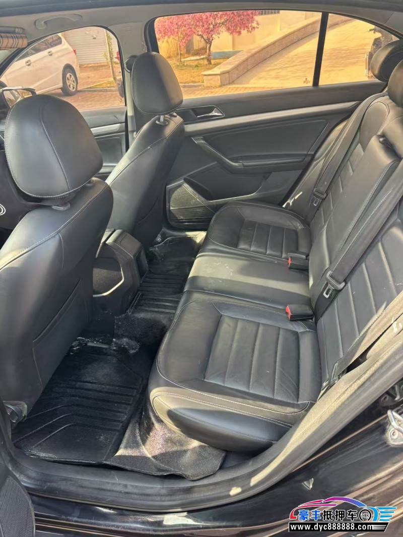 17年大众朗逸轿车抵押车出售