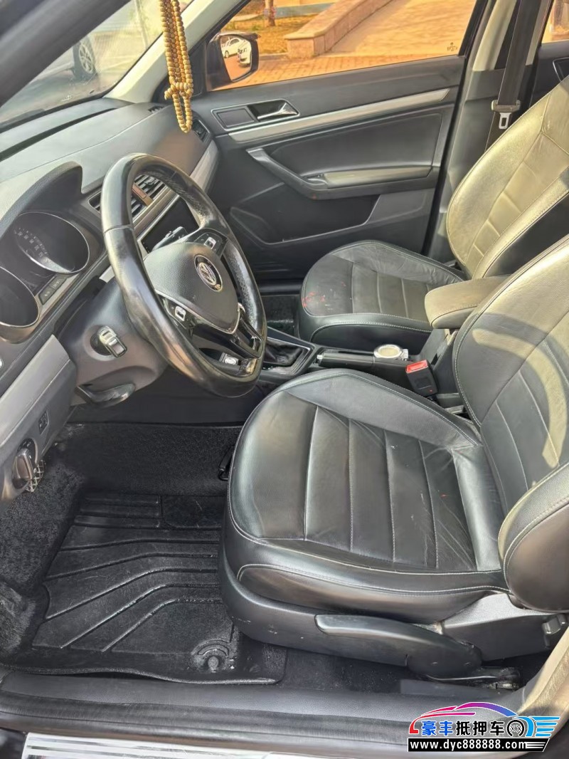 17年大众朗逸轿车抵押车出售