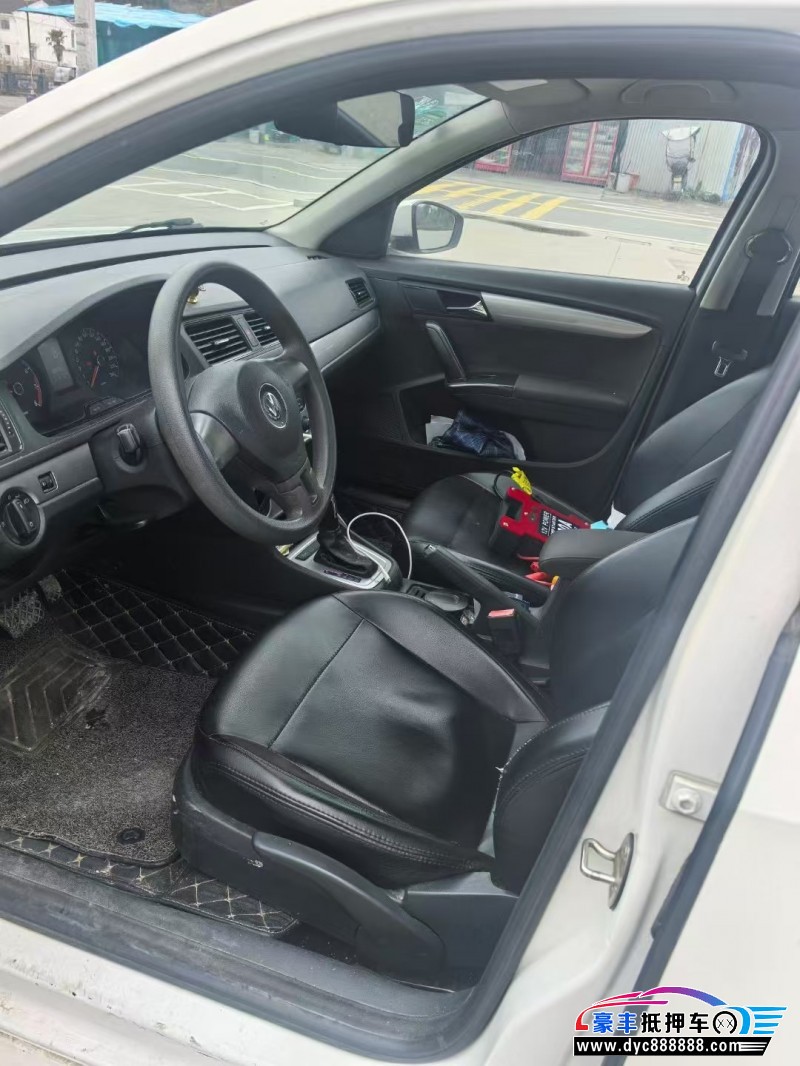 16年大众朗逸轿车抵押车出售