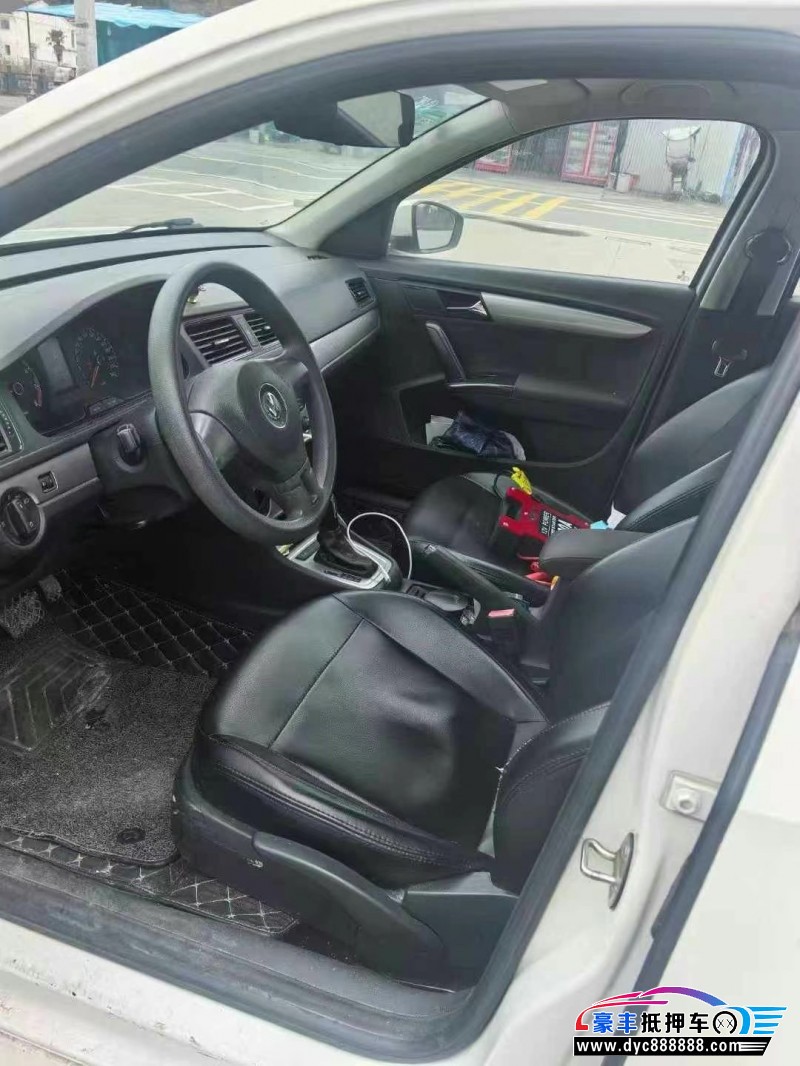 16年大众朗逸轿车抵押车出售